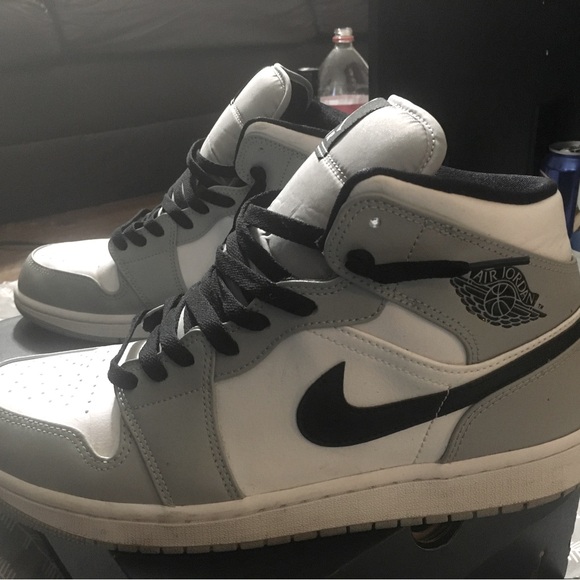 Men’s Air Jordan 1 mid Lt smoke grey/black-white. Size 10.5 - Picture 2 of 6